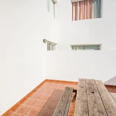 Tabaiba Daire Costa Teguise